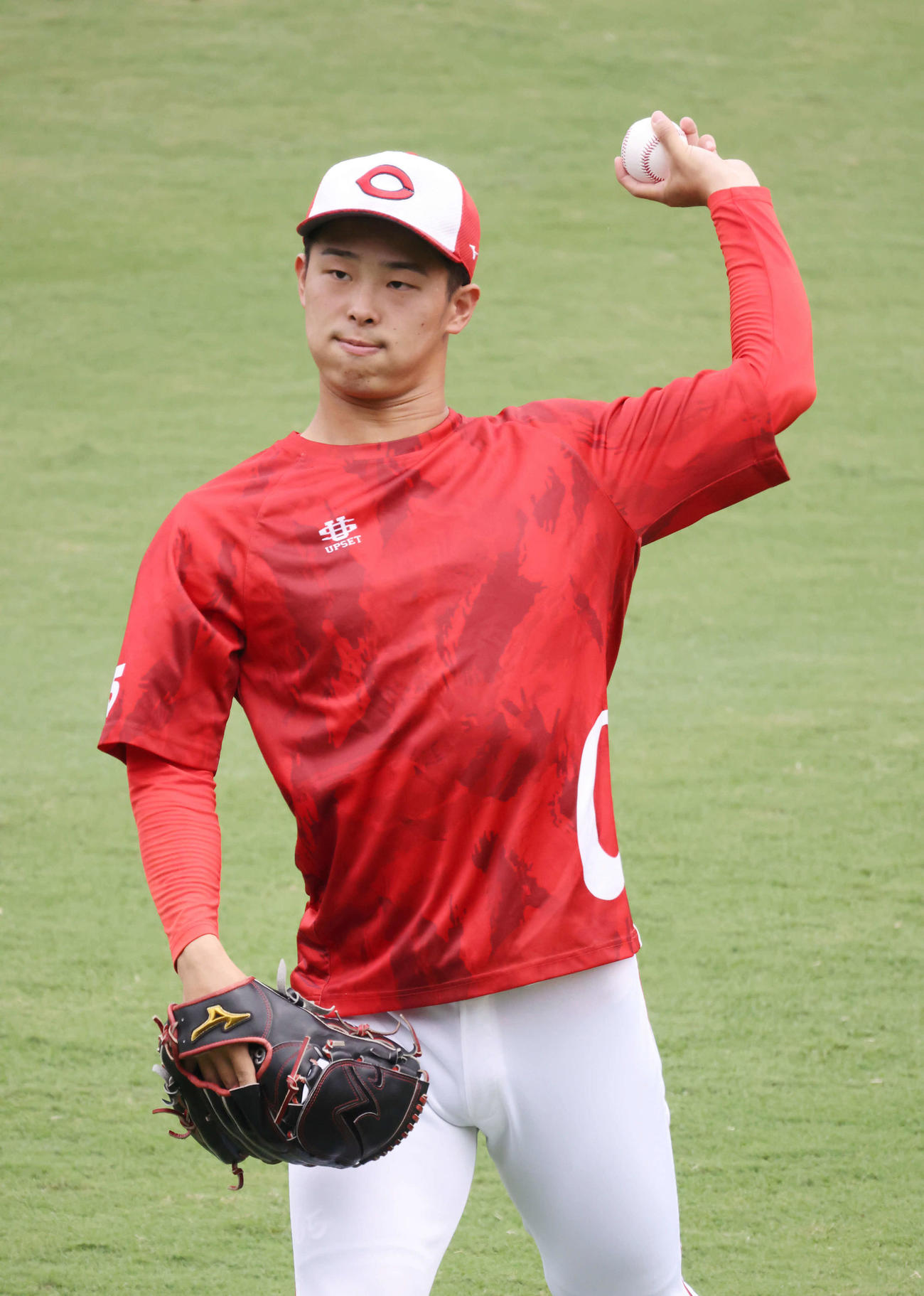 広島投手指名練習　キャッチボールをする玉村（撮影・加藤孝規）