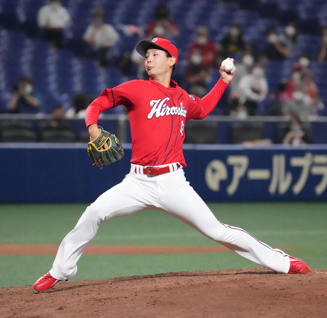 中日対広島　6回裏中日1死、広島3番手で登板する森浦（撮影・森本幸一）