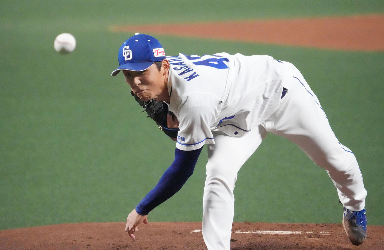 中日対広島　中日先発の笠原（撮影・森本幸一）