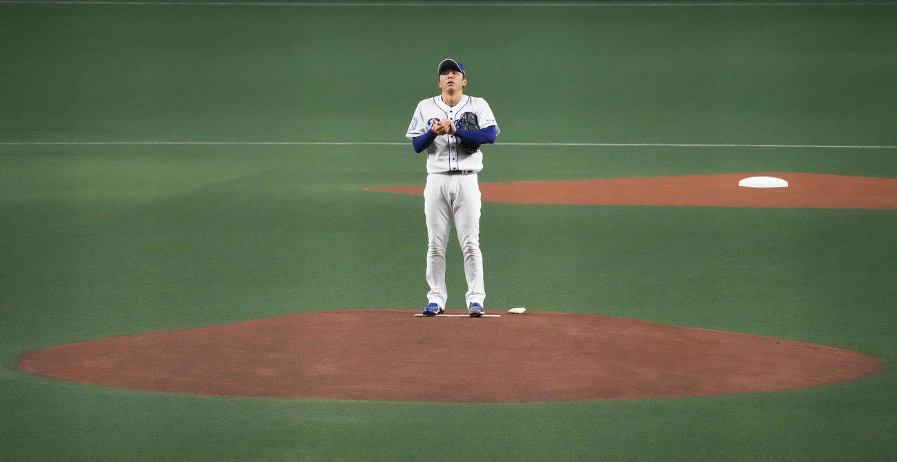 中日対広島　1回表、マウンドに立つ中日先発の笠原（撮影・森本幸一）