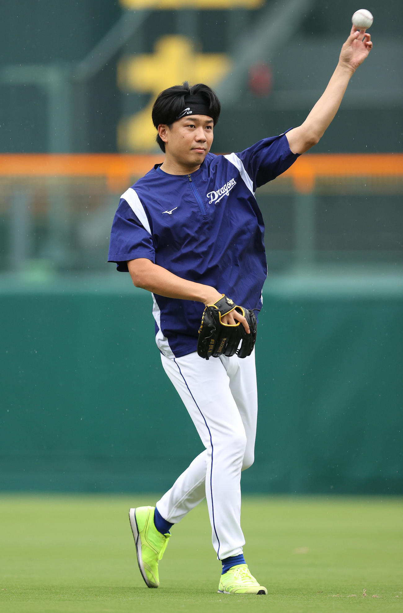 阪神対中日　キャッチボールする中日大野雄（撮影・前田充）
