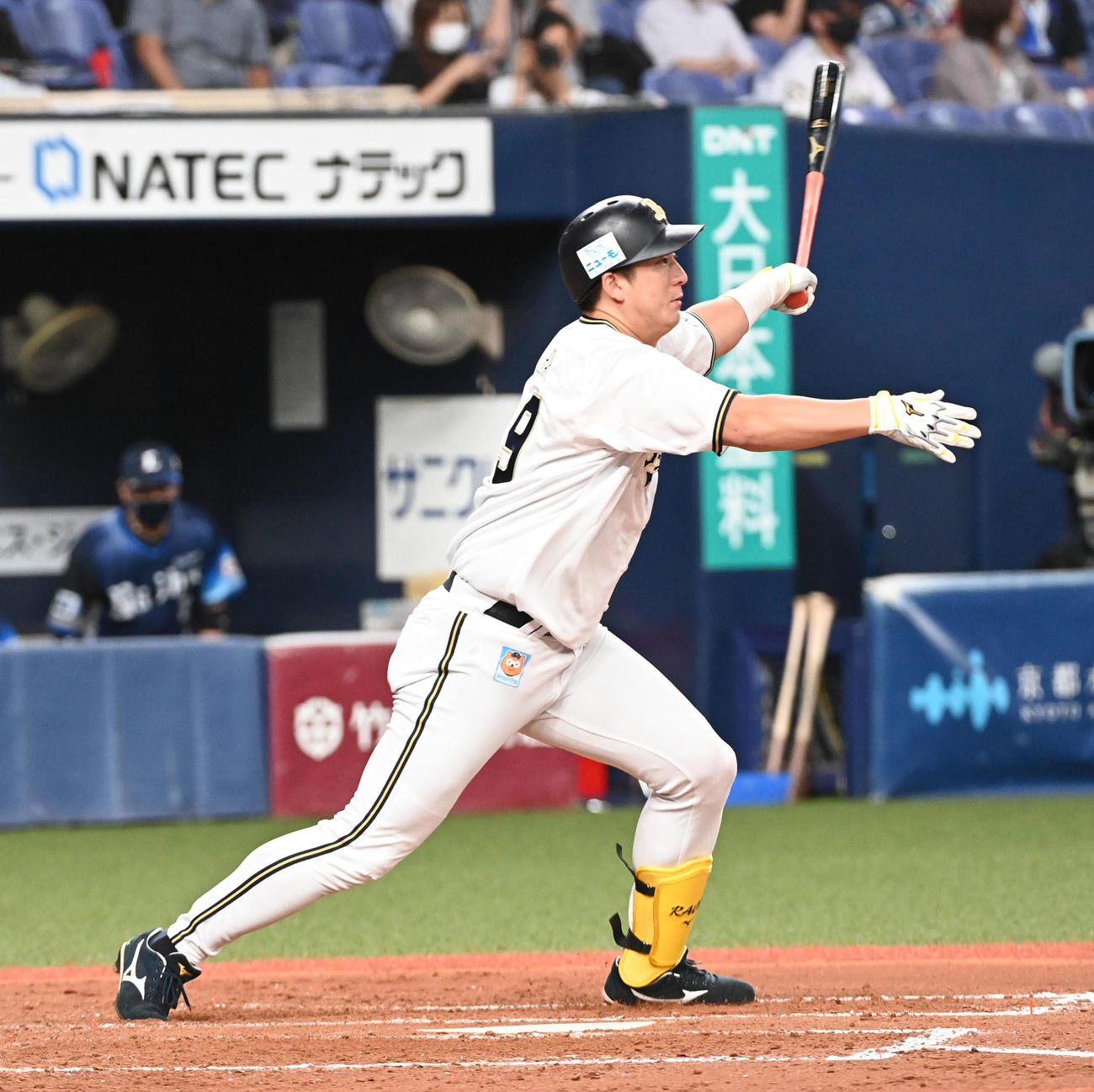 オリックス対西武　4回裏オリックス無死、杉本は中前打を放つ（撮影・前岡正明）