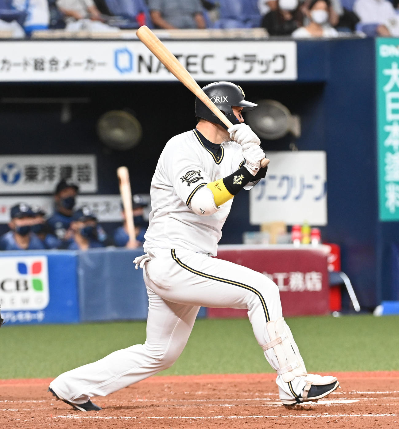 オリックス対西武　4回裏オリックス無死一塁、T－岡田（岡田貴弘）は中前打を放つ（撮影・前岡正明）