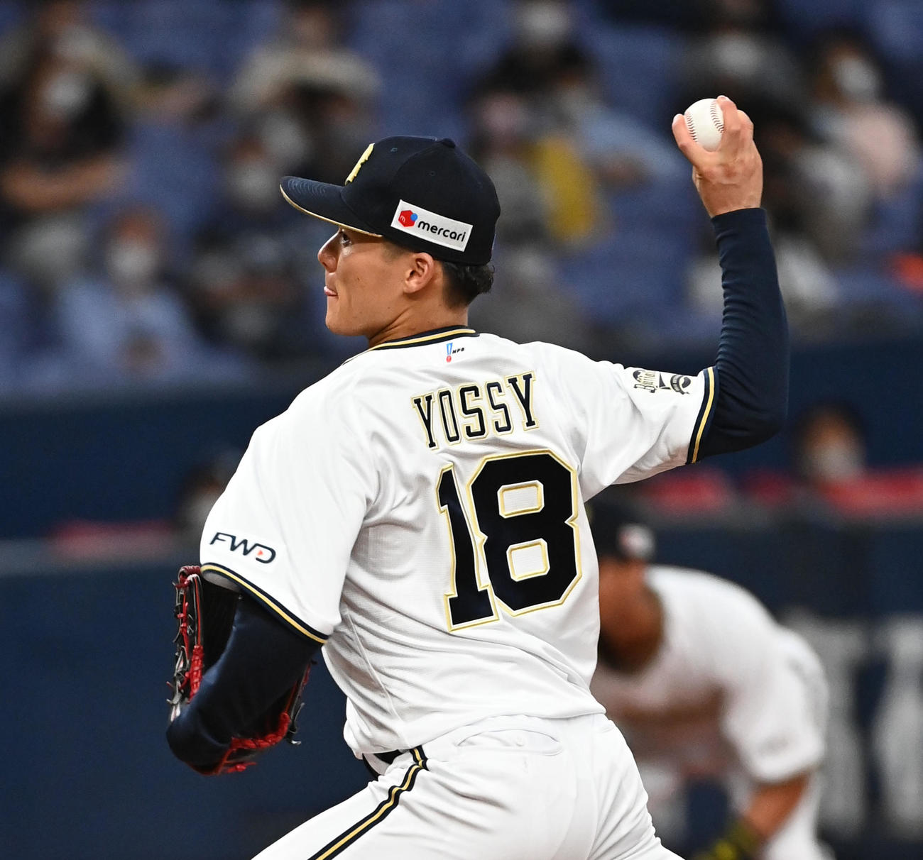 オリックス対西武　8回を無失点に抑えるオリックス先発の山本（撮影・前岡正明）