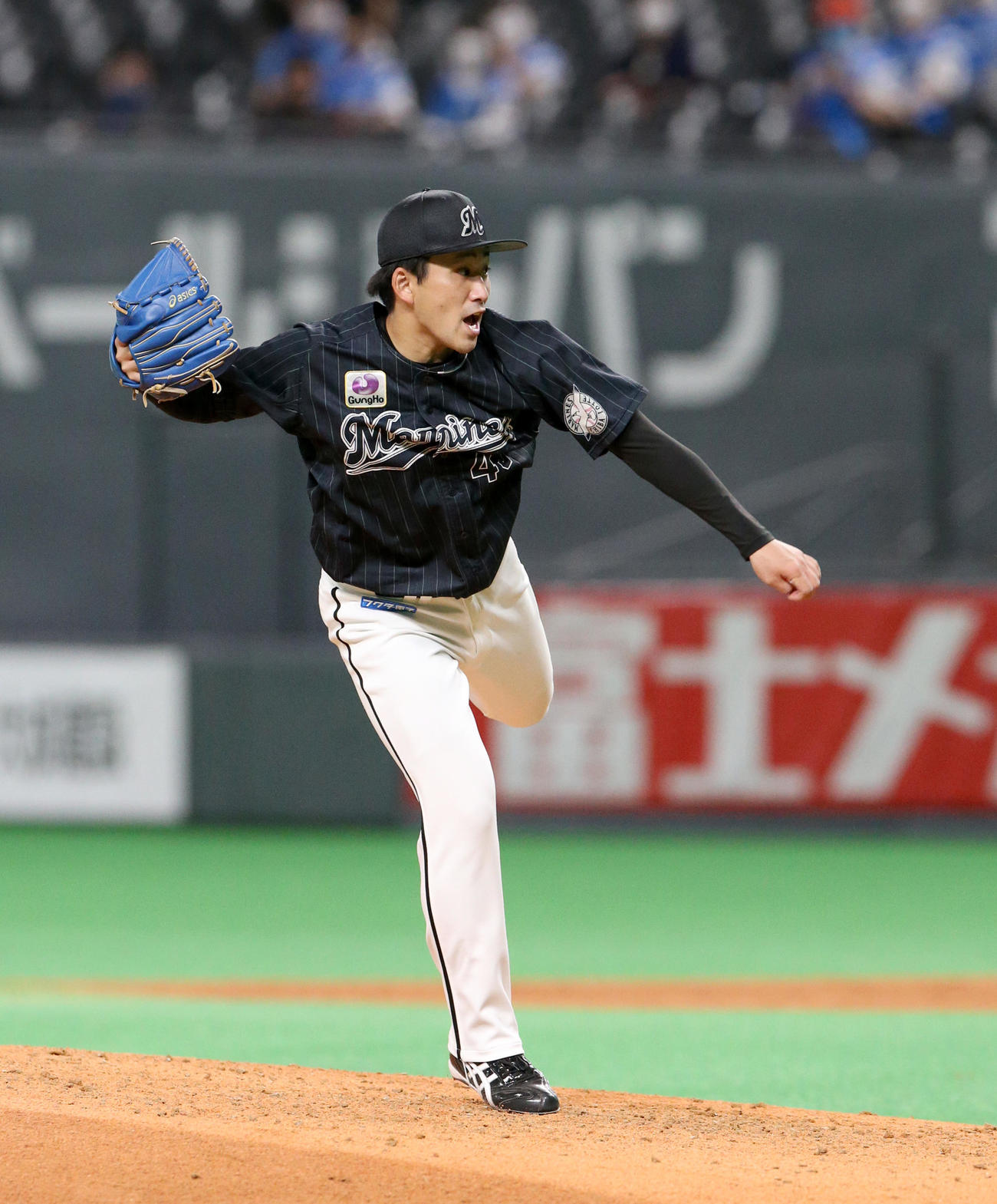 日本ハム対ロッテ　力投するロッテ小島（撮影・佐藤翔太）