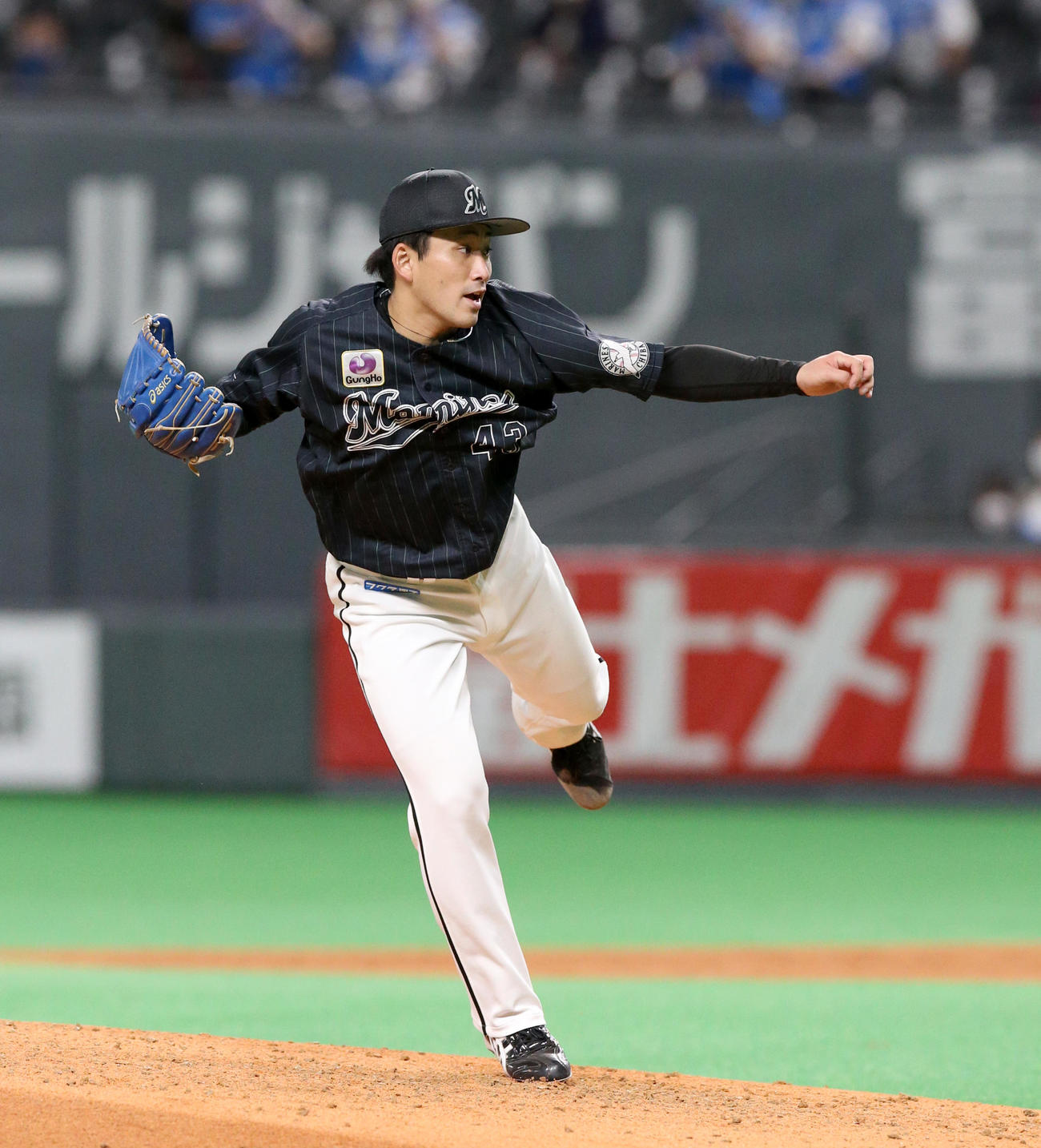 日本ハム対ロッテ　力投するロッテ小島（撮影・佐藤翔太）