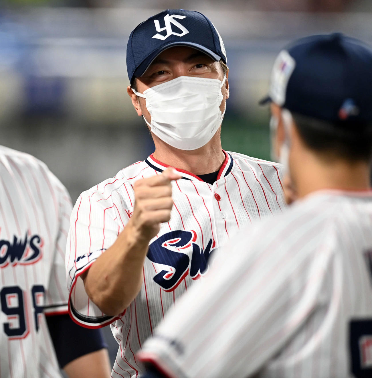 ヤクルト対広島　広島に勝利し笑顔を見せる高津監督（撮影・たえ見朱実）