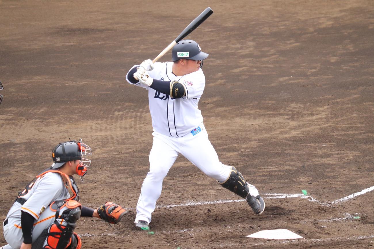 打席に立つ西武ドラフト1位の渡部（2021年5月8日）
