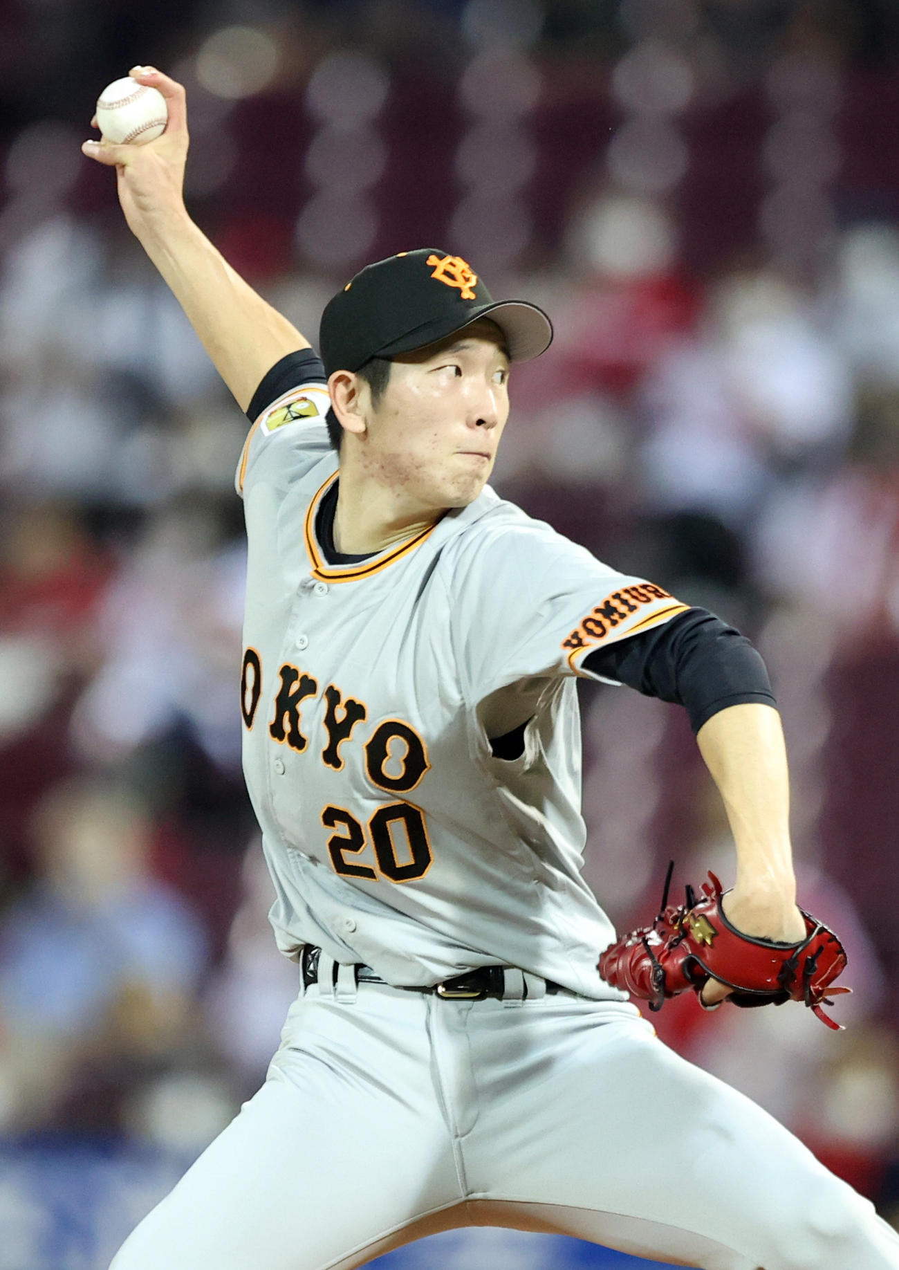 広島対巨人　巨人先発の戸郷（撮影・狩俣裕三）