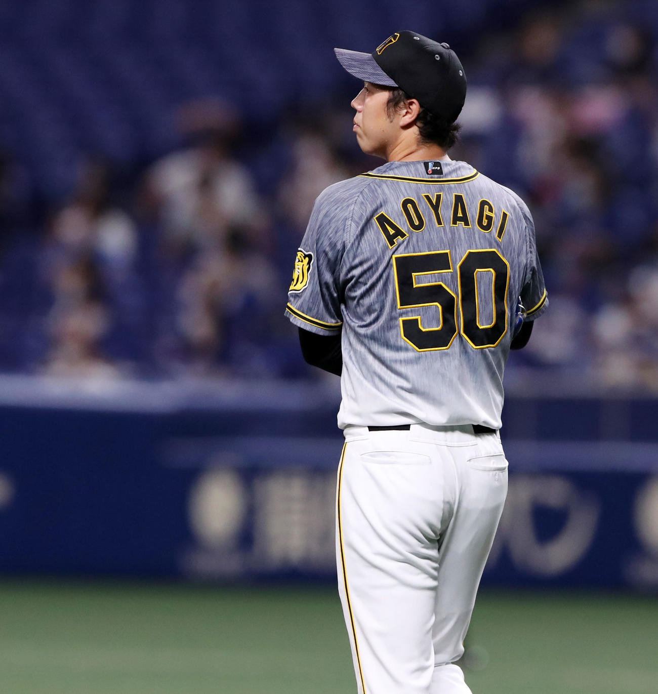 中日対阪神　6回裏中日1死二塁、青柳は木下に右越え適時二塁打を打たれ失点（撮影・加藤哉）