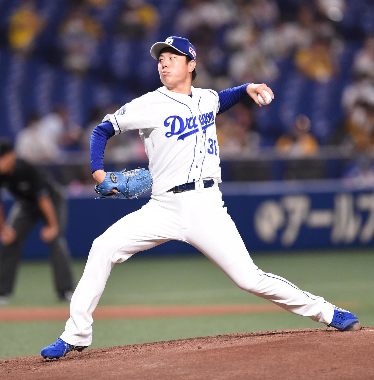 中日対阪神　中日先発の松葉（撮影・森本幸一）