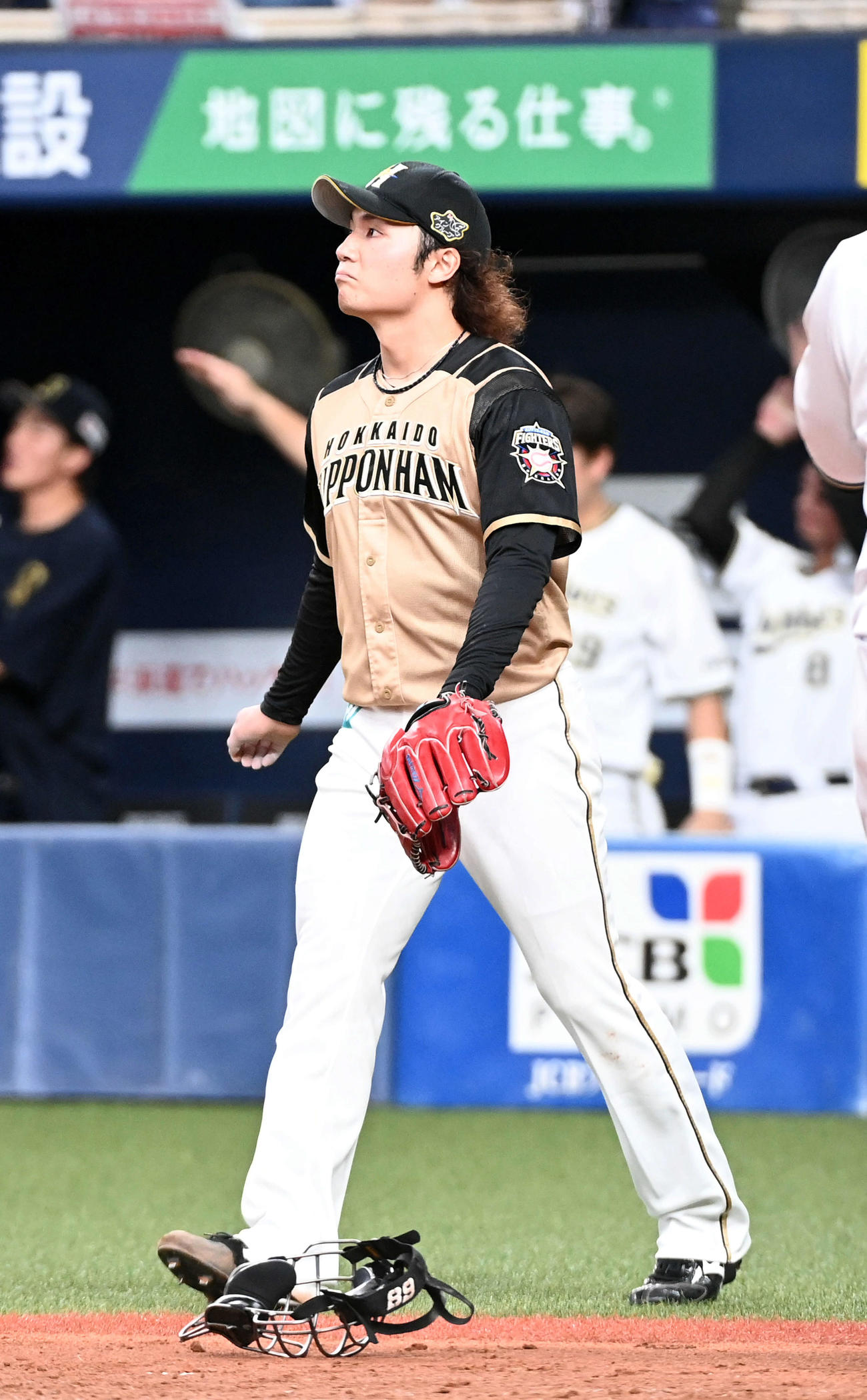 オリックス対日本ハム　7回裏オリックス1死満塁、伏見に左前適時打を打たれがっくりする伊藤（撮影・前岡正明）