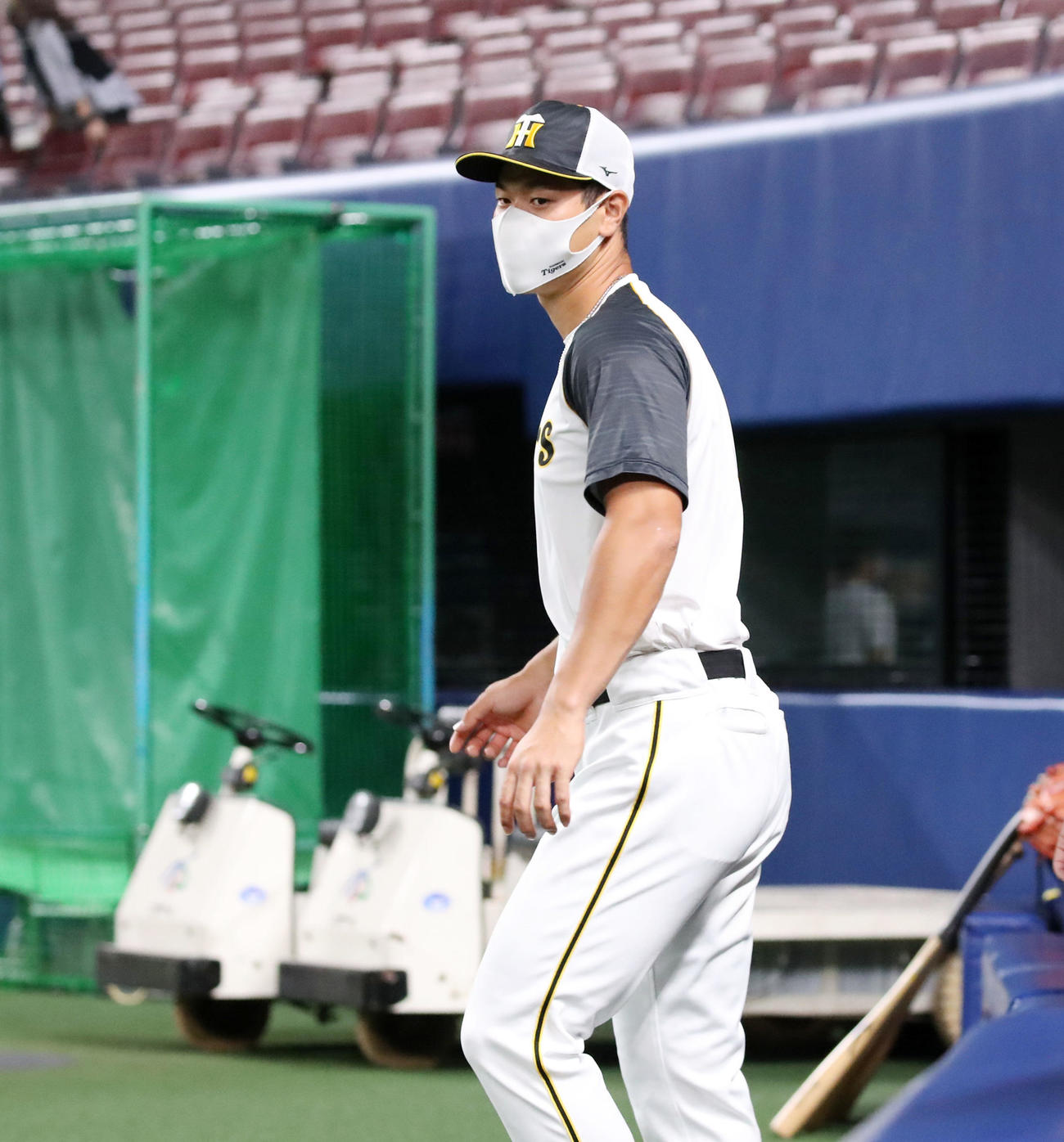 中日対阪神　1軍に合流した佐藤輝（撮影・加藤哉）