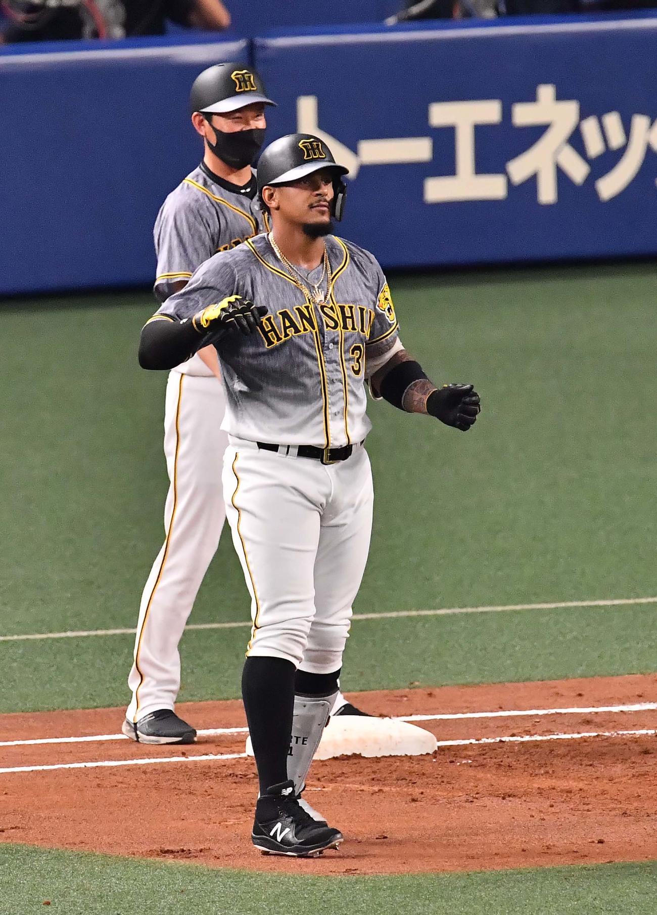 阪神対中日　1回表阪神2死二塁、左前に先制適時打を放つマルテ（撮影・上田博志）