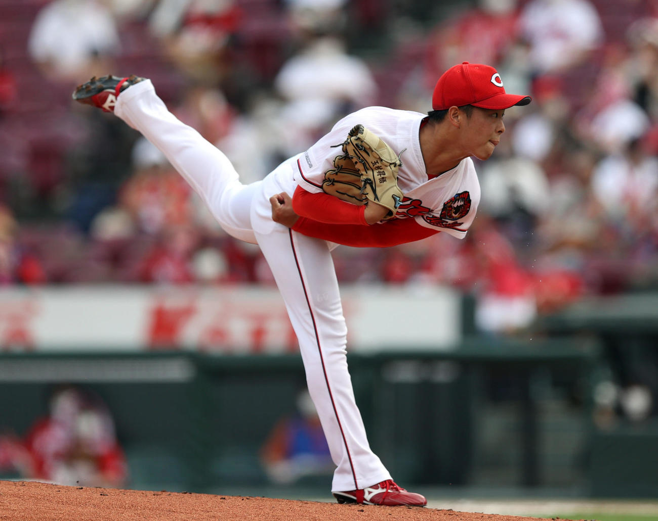 広島対巨人　広島先発の玉村（撮影・狩俣裕三）