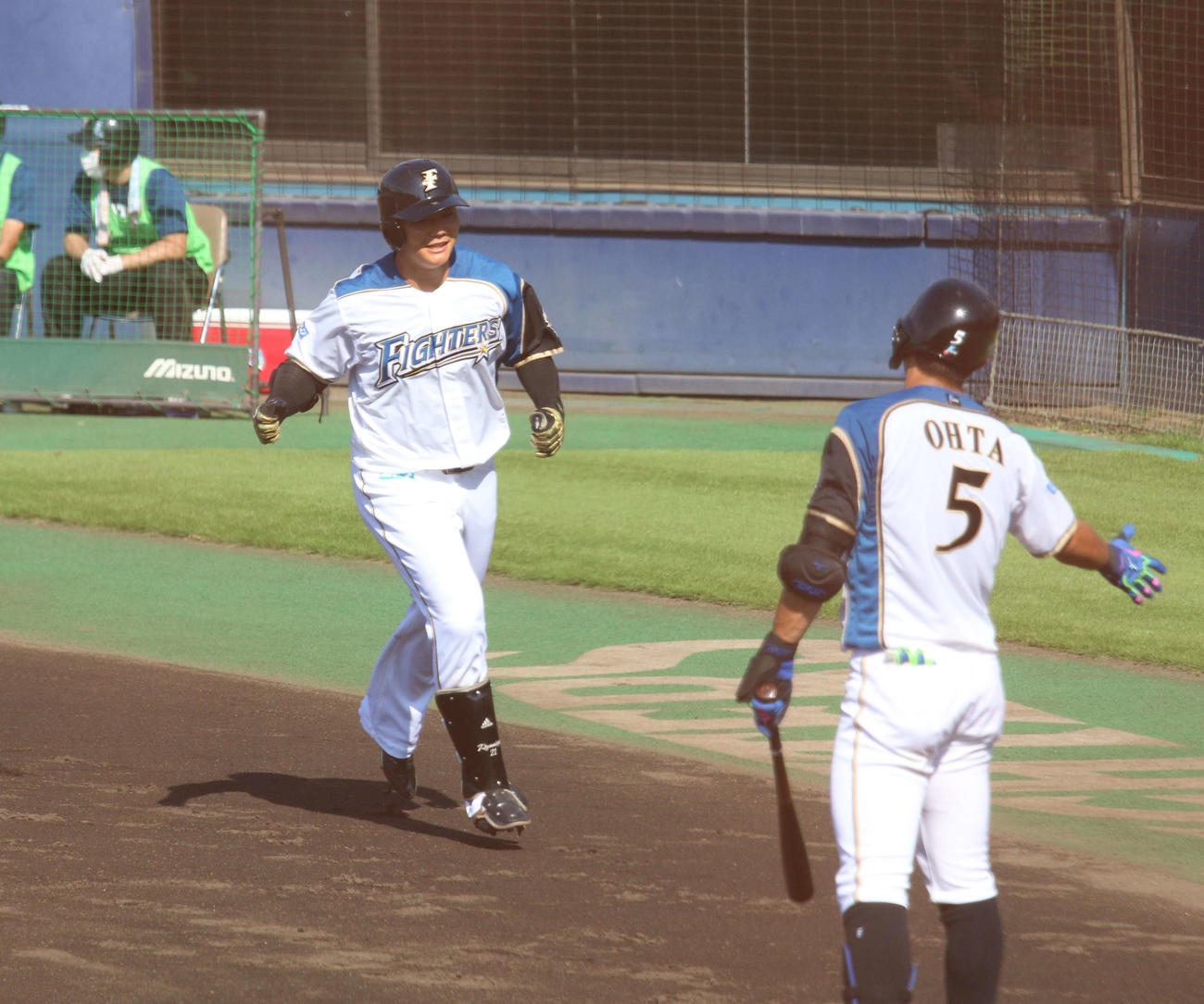 日本ハム対ヤクルト　3回裏日本ハム2死一塁、右翼場外へ19号2ランを放った日本ハム清宮（撮影・木下大輔）