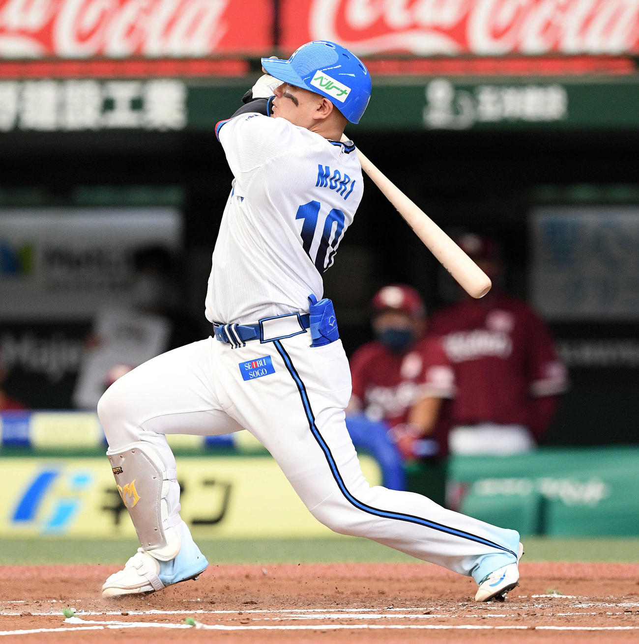 西武対楽天　1回裏西武2死、森は先制の右越えソロ本塁打を放つ（撮影・滝沢徹郎）