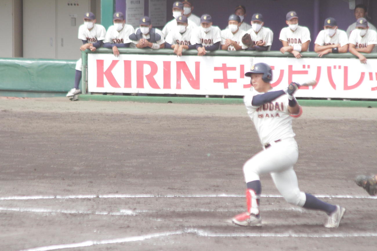 プロ注目の大商大・福元悠真外野手は力強い打撃で4打数1安打だった