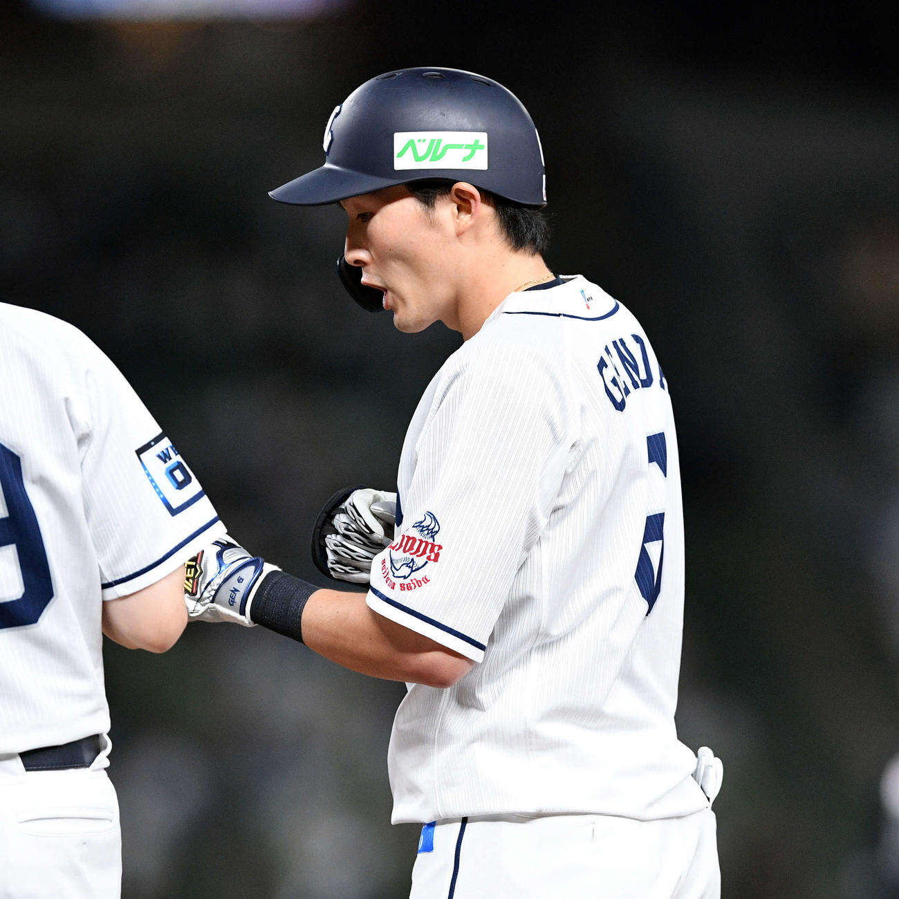 4回裏西武2死満塁、同点の適時打を放ち気合の入った表情の源田（撮影・滝沢徹郎）
