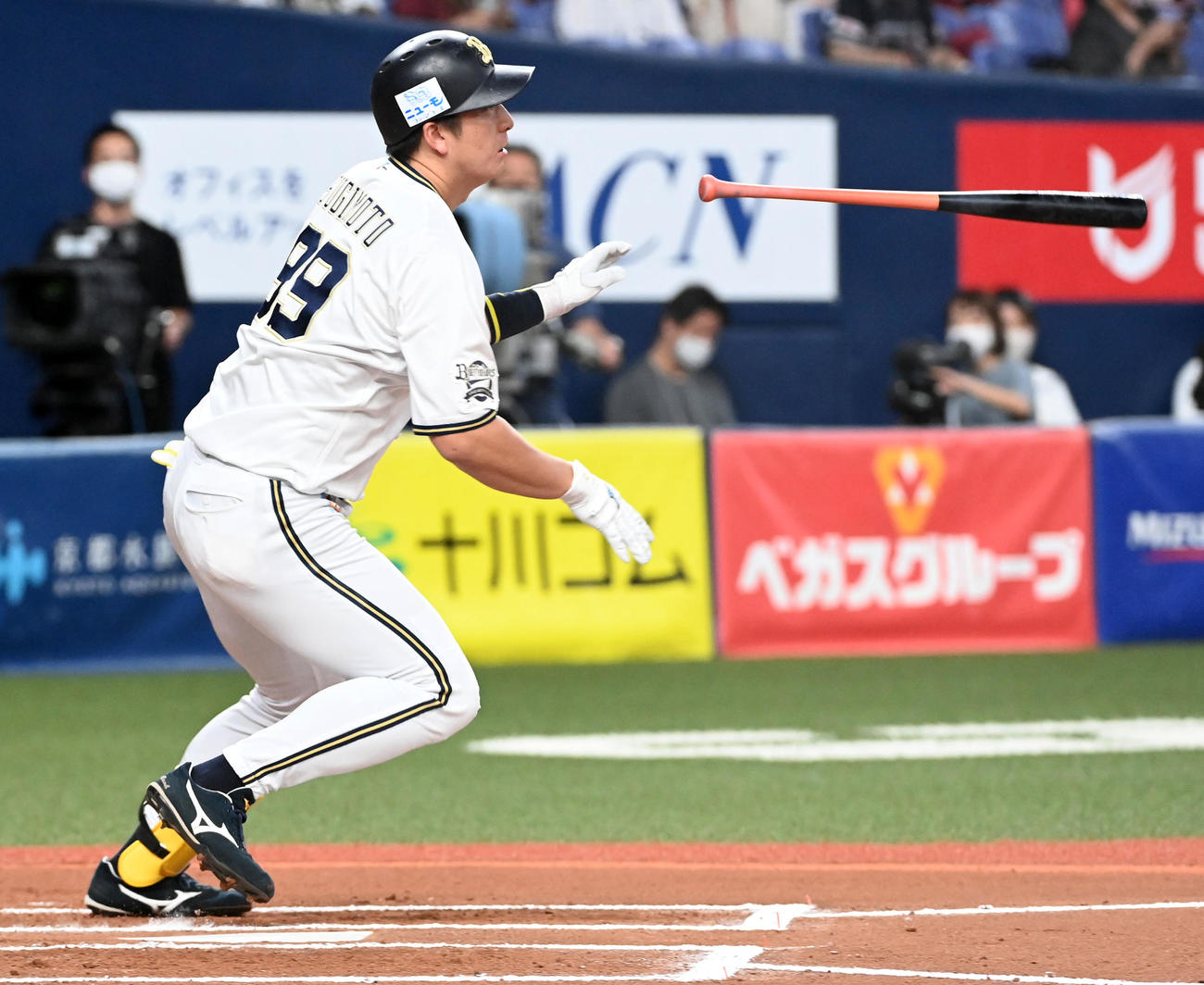 オリックス対楽天　6回裏オリックス無死、杉本は中前打を放つ（撮影・前岡正明）