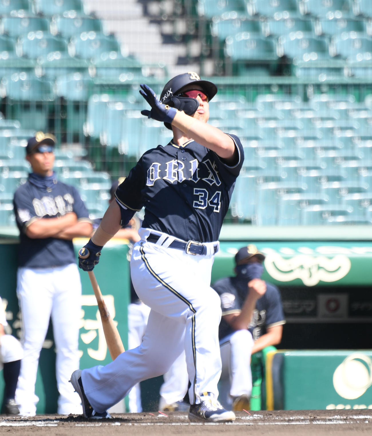 阪神対オリックス　1回表オリックス1死二塁、中飛に終わった吉田正（撮影・滝沢美穂子）