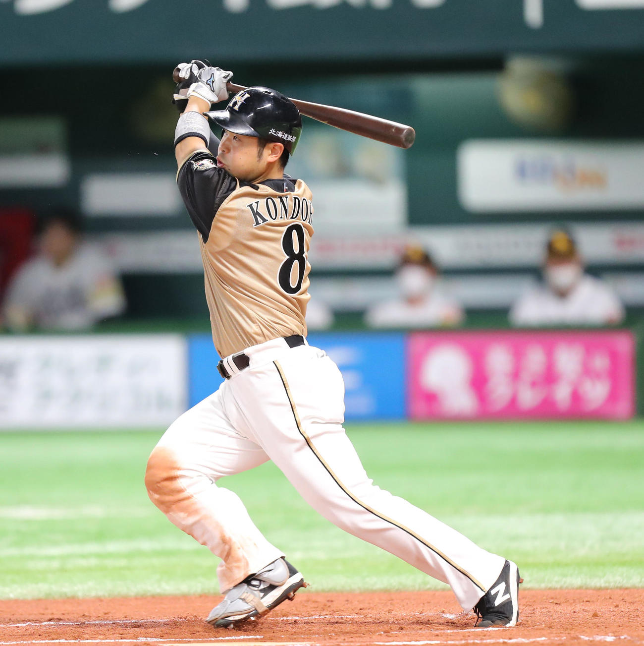 ソフトバンク対日本ハム　6回表日本ハム2死二塁、近藤健介は中越え適時二塁打を放つ（撮影・梅根麻紀）
