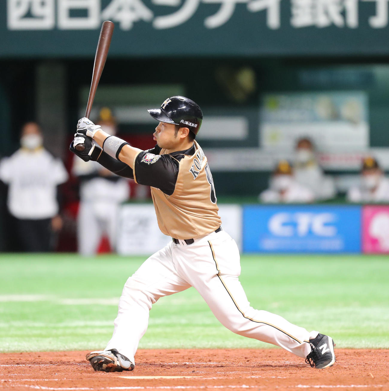 ソフトバンク対日本ハム　4回表日本ハム無死、近藤健介は右越えに先制本塁打を放つ（撮影・梅根麻紀）