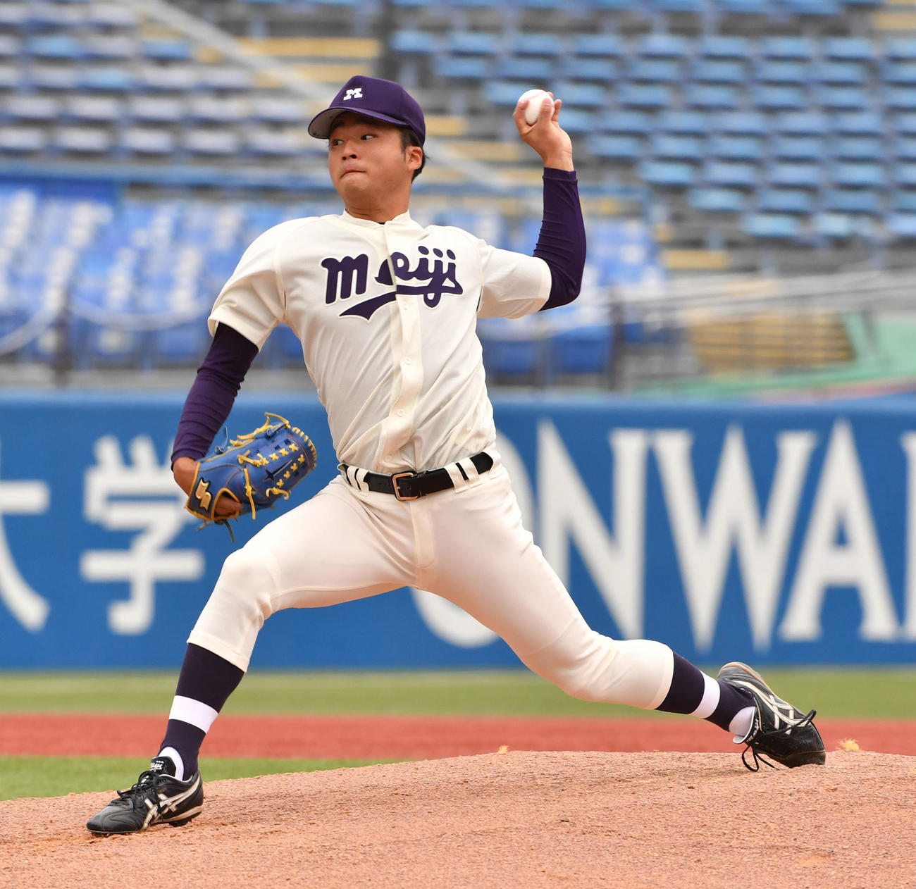 慶大対明大　先発した明大・藤江（撮影・柴田隆二）