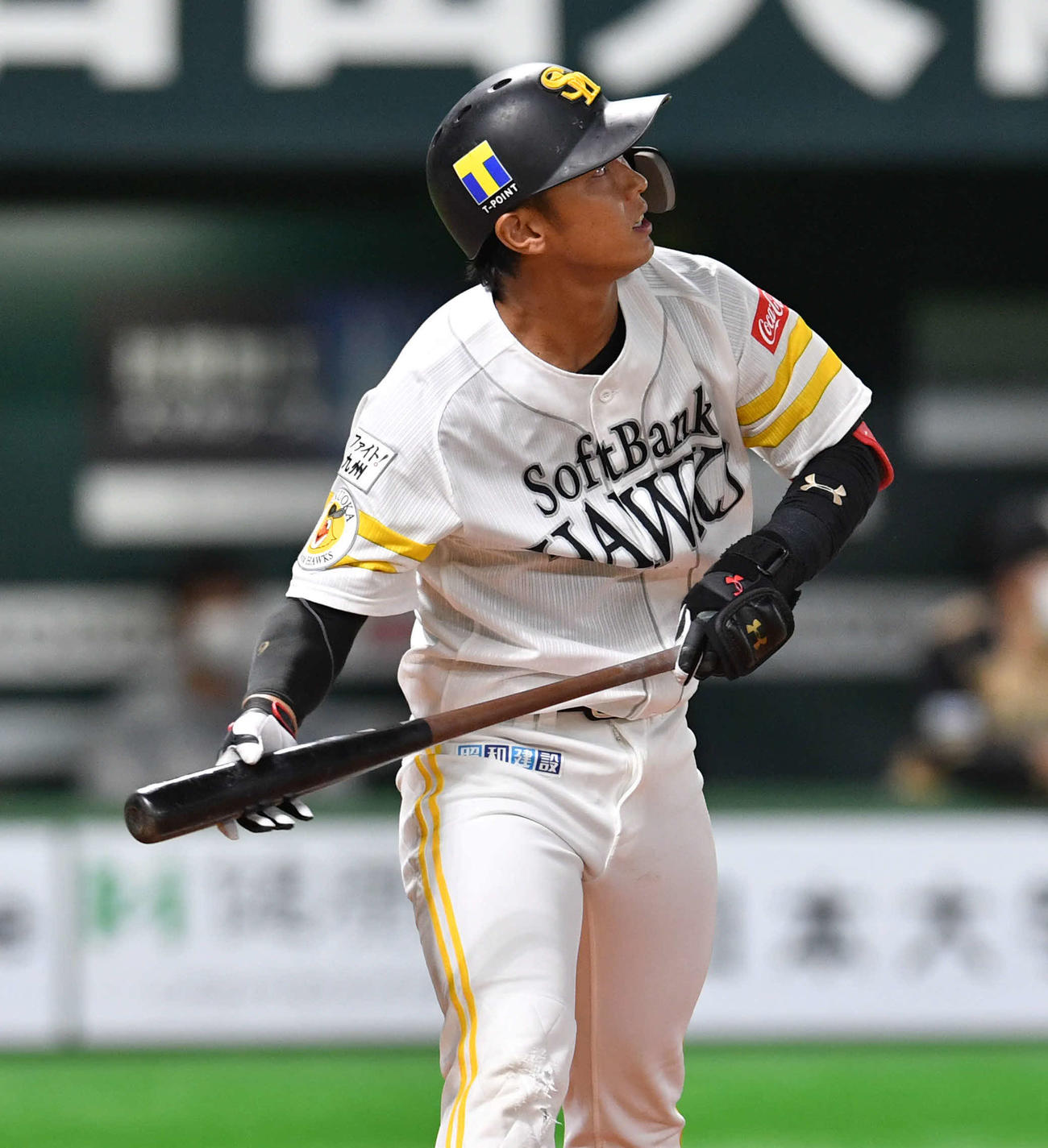 ソフトバンク対日本ハム　7回裏ソフトバンク1死、今宮は左越え本塁打を放つ（撮影・岩下翔太）