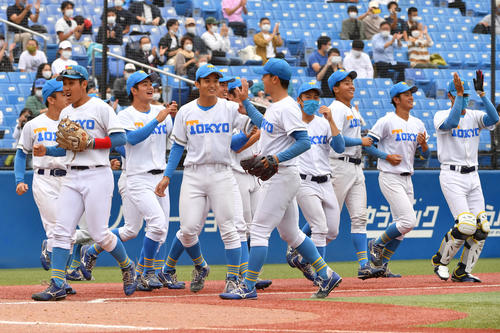 東大 井沢駿介が初勝利 井沢に勝ちをつけないで引退できない 4番井上 アマ野球写真ニュース 日刊スポーツ 東大 井沢駿介が初勝利 井沢に勝ちをつけないで引退できない 4番井上 アマ野球写真ニュース 日刊スポーツ