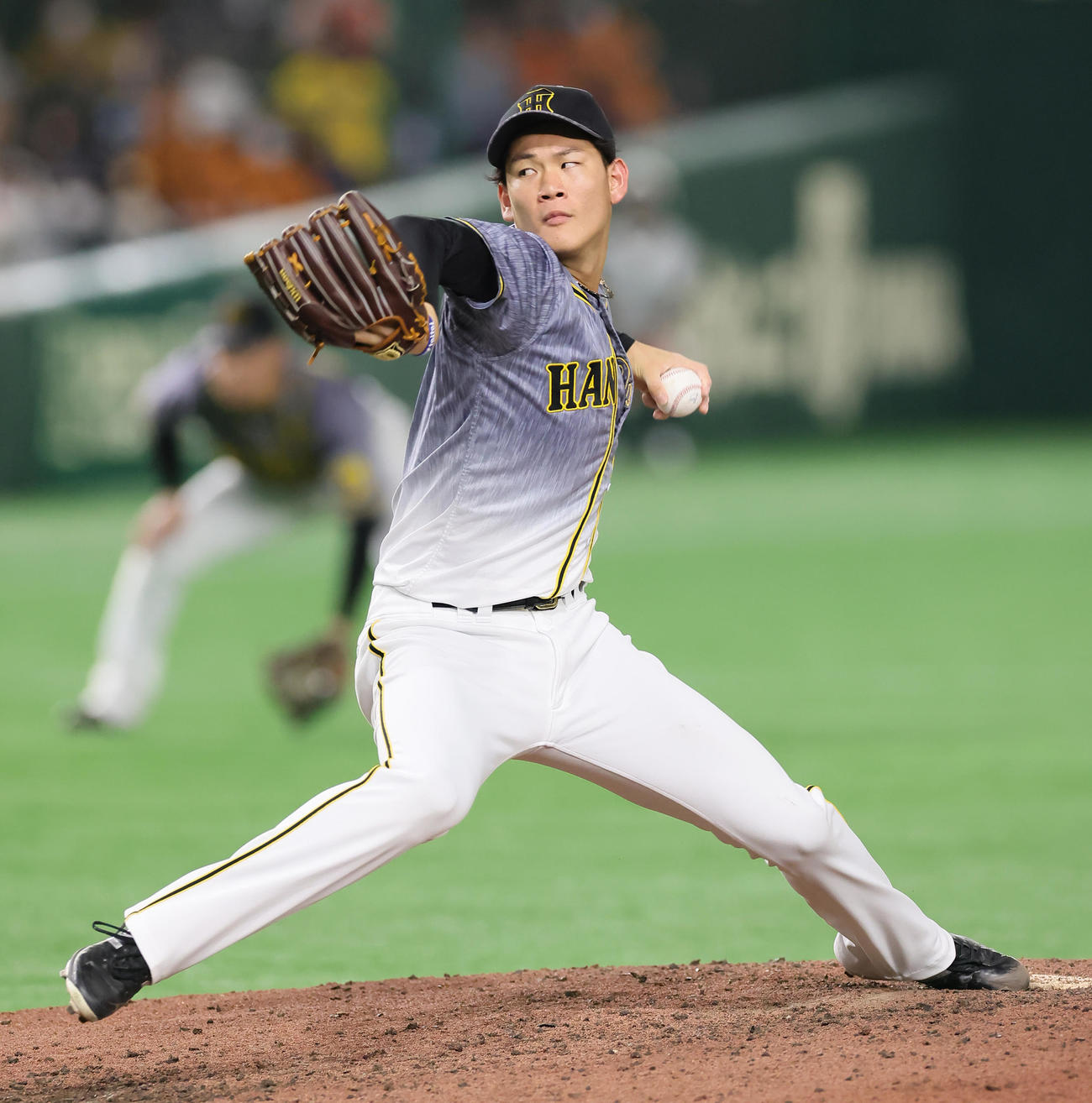 巨人対阪神　7回から登板した阪神及川（撮影・足立雅史）