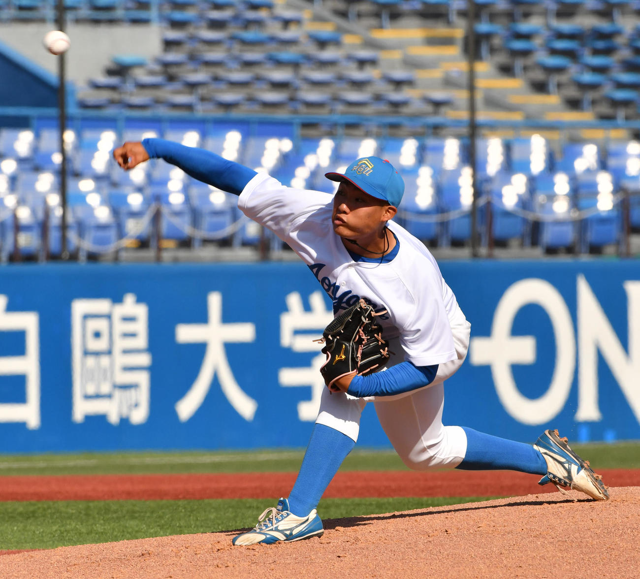 中大対青学大　先発した青学大・森圭（撮影・柴田隆二）