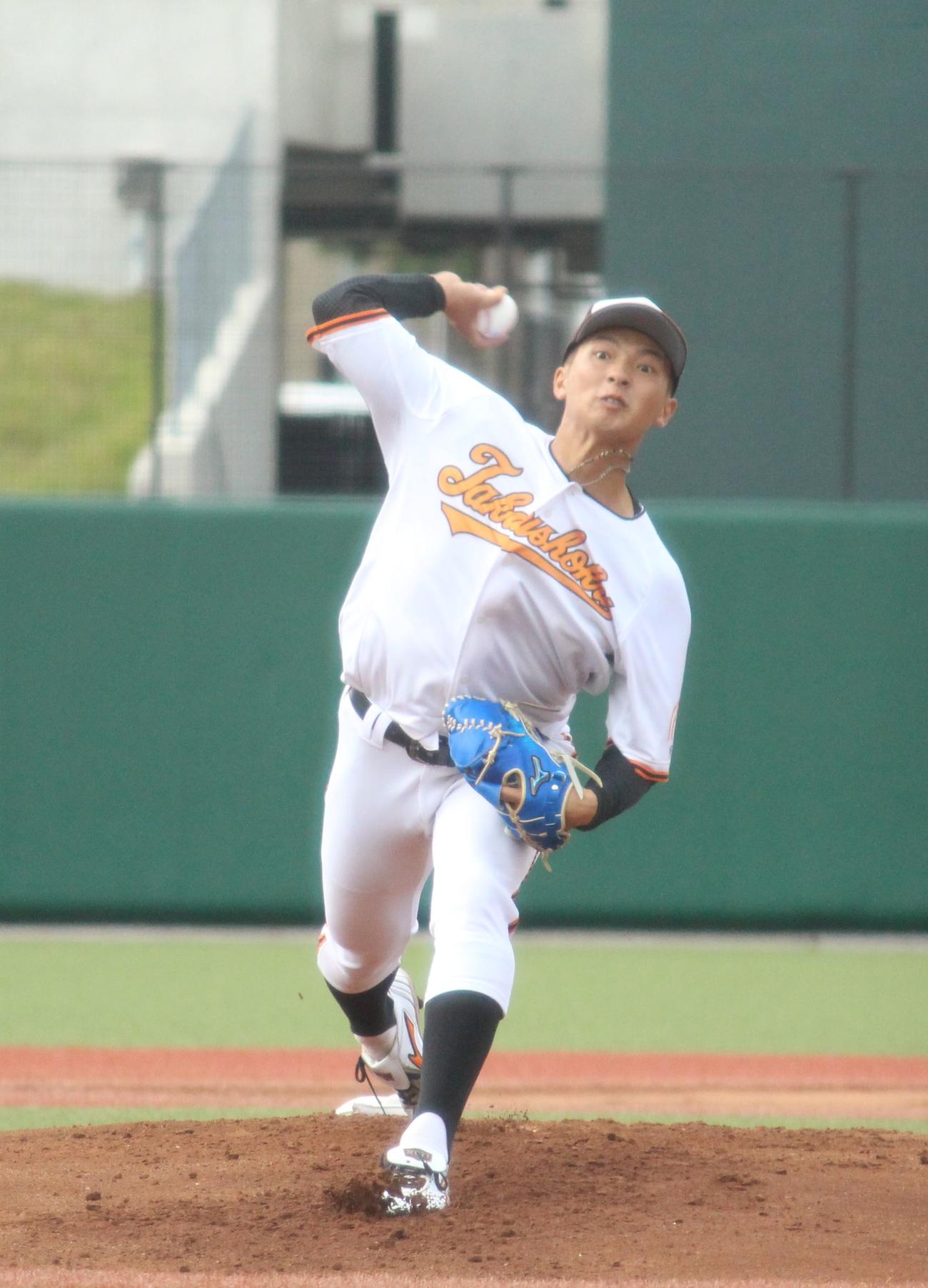 東洋大対拓大　先発し力投する拓大・川船（撮影・保坂恭子）