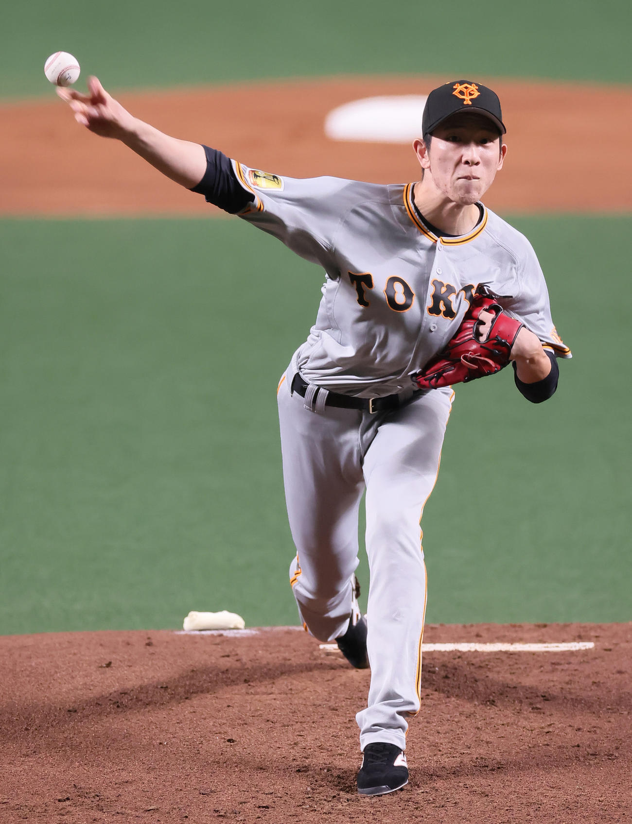 中日対巨人　巨人先発の戸郷（撮影・足立雅史）