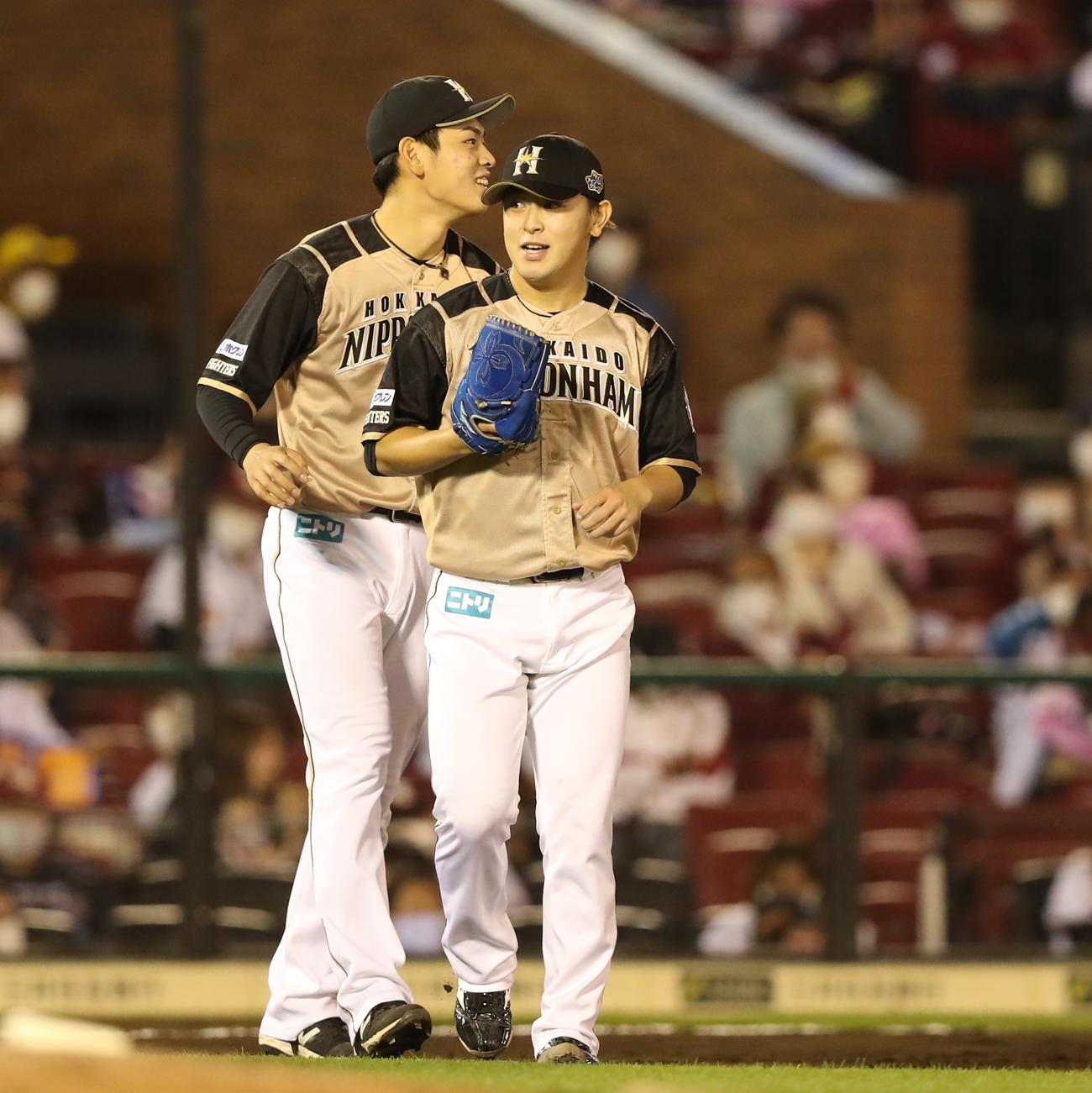 楽天対日本ハム　6回裏楽天無死一、二塁、島内を投ゴロに抑え笑顔の河野（撮影・黒川智章）