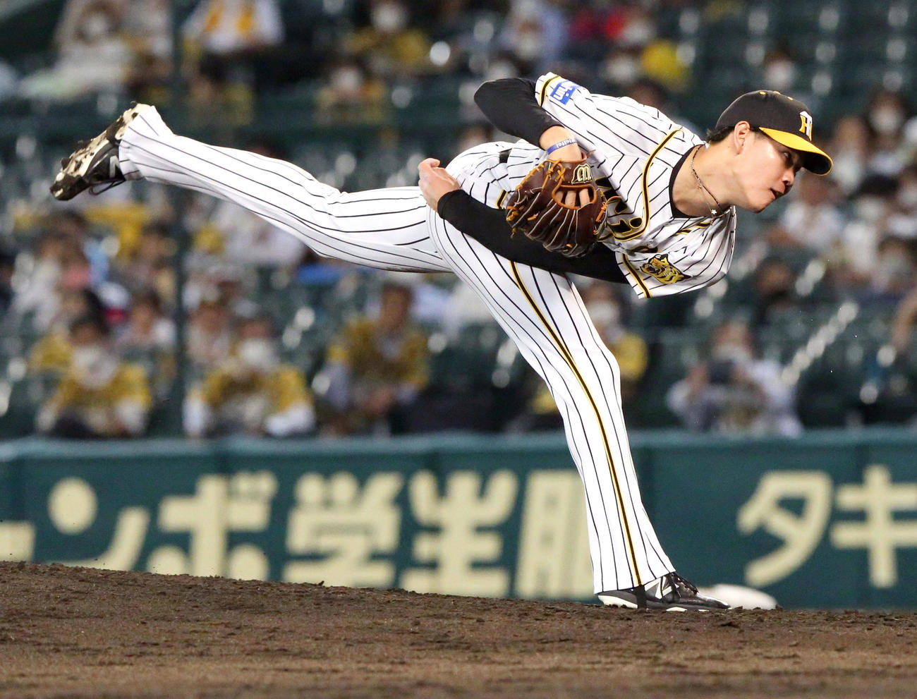阪神対広島　6回、阪神2番手で登板の及川（撮影・上山淳一）