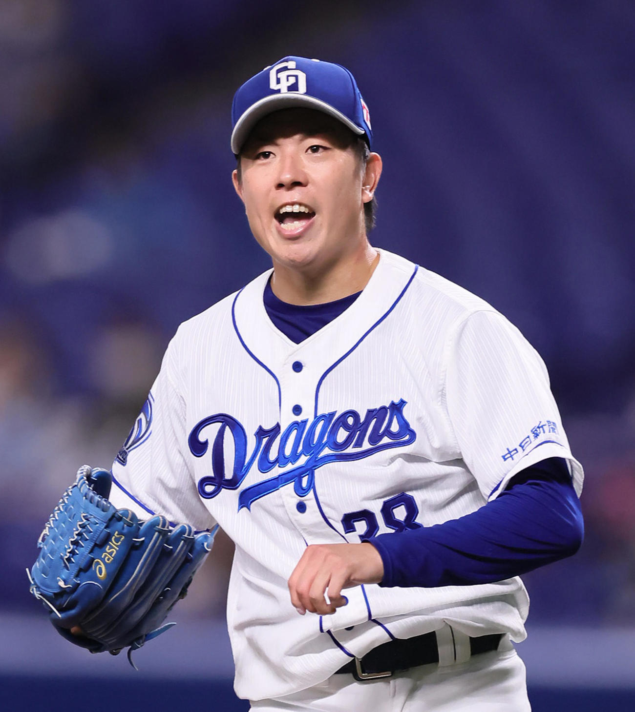 中日対巨人　気持ちの入った投球を見せる中日松葉（撮影・足立雅史）