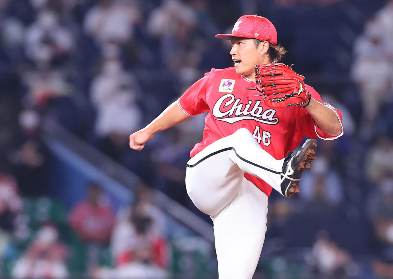 ロッテ対オリックス　力投するロッテ先発の岩下（撮影・垰建太）