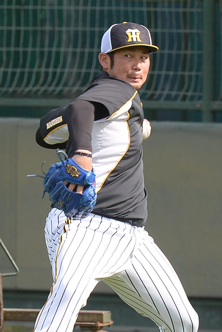 キャッチボールをする阪神岩田稔（代表撮影）