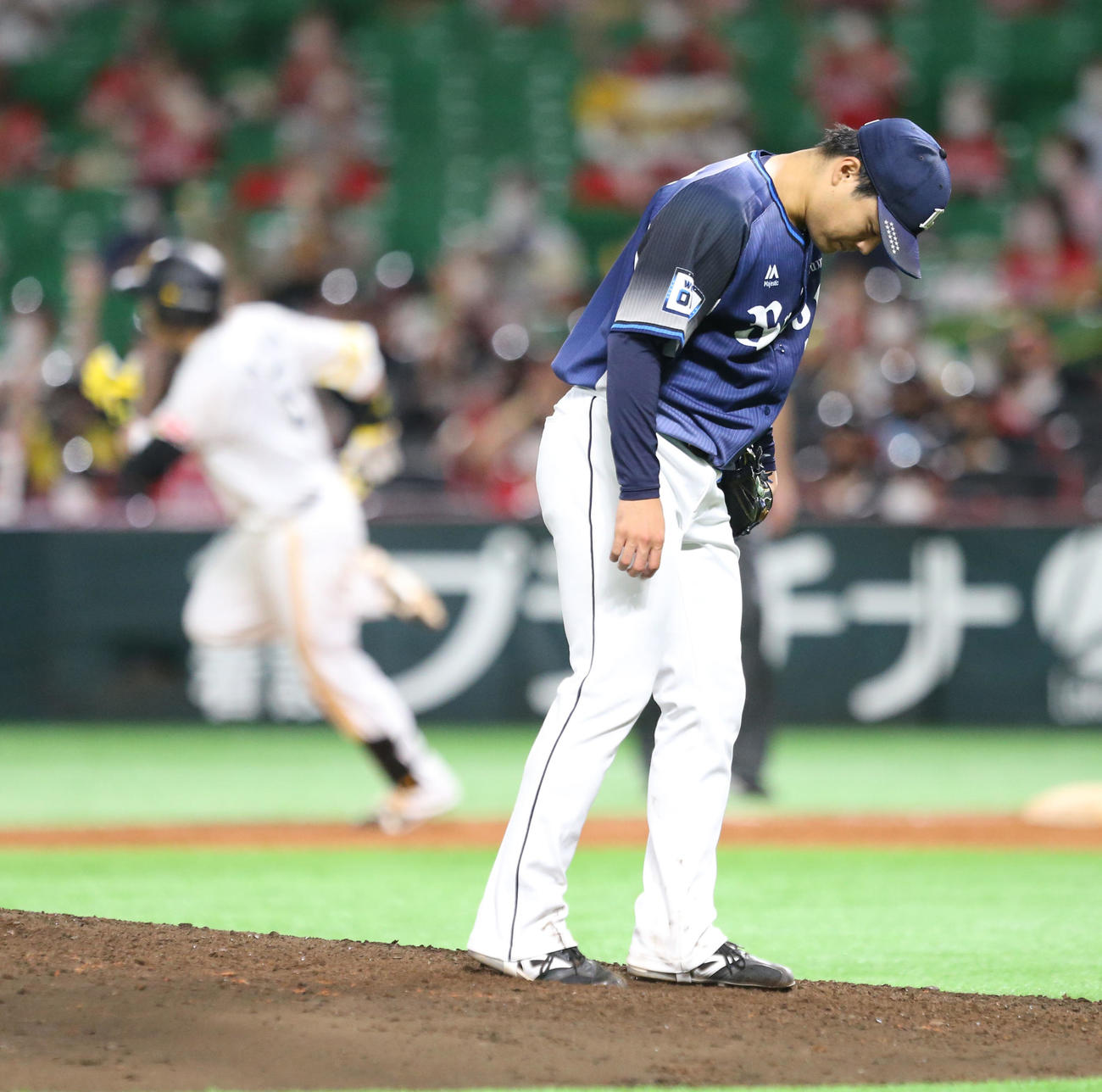 ソフトバンク対西武　4回裏ソフトバンク2死、松本は松田に左越え本塁打を浴びる（撮影・屋方直哉）