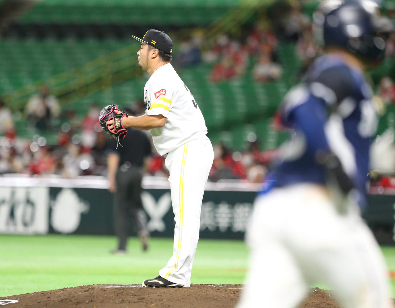 ソフトバンク対西武　9回表西武無死、森唯斗は森友哉に左越え本塁打を浴びる（撮影・屋方直哉）