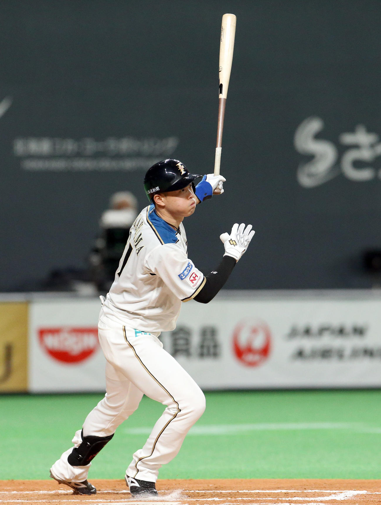 日本ハム対西武　7回裏日本ハム1死二塁、高浜は勝ち越しとなる適時二塁打を放つ（撮影・佐藤翔太）