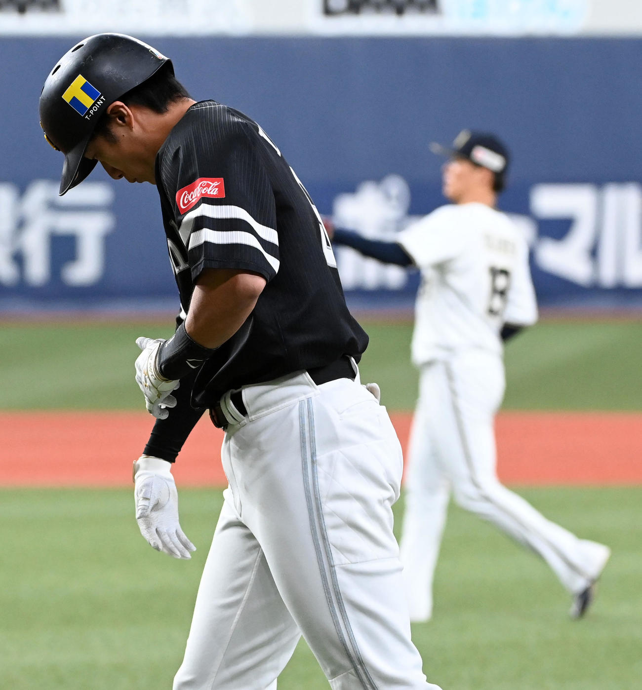 オリックス対ソフトバンク　4回表ソフトバンク1死、柳田は山本の前に一塁ゴロに倒れる（撮影・前岡正明）