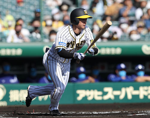 阪神近本光司5試合連続安打でマルテの先制3ランお膳立て プロ野球写真ニュース 日刊スポーツ