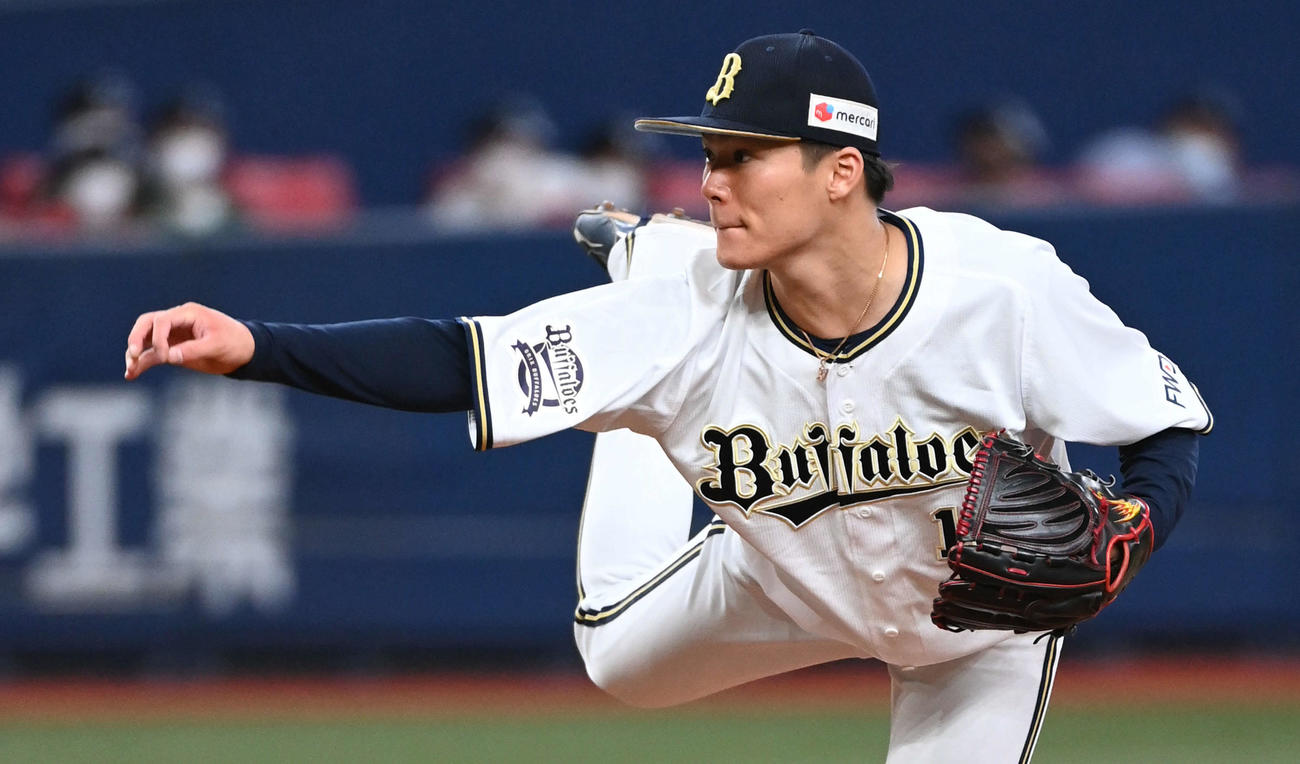 ソフトバンク打線を完封したオリックス山本（撮影・前岡正明）
