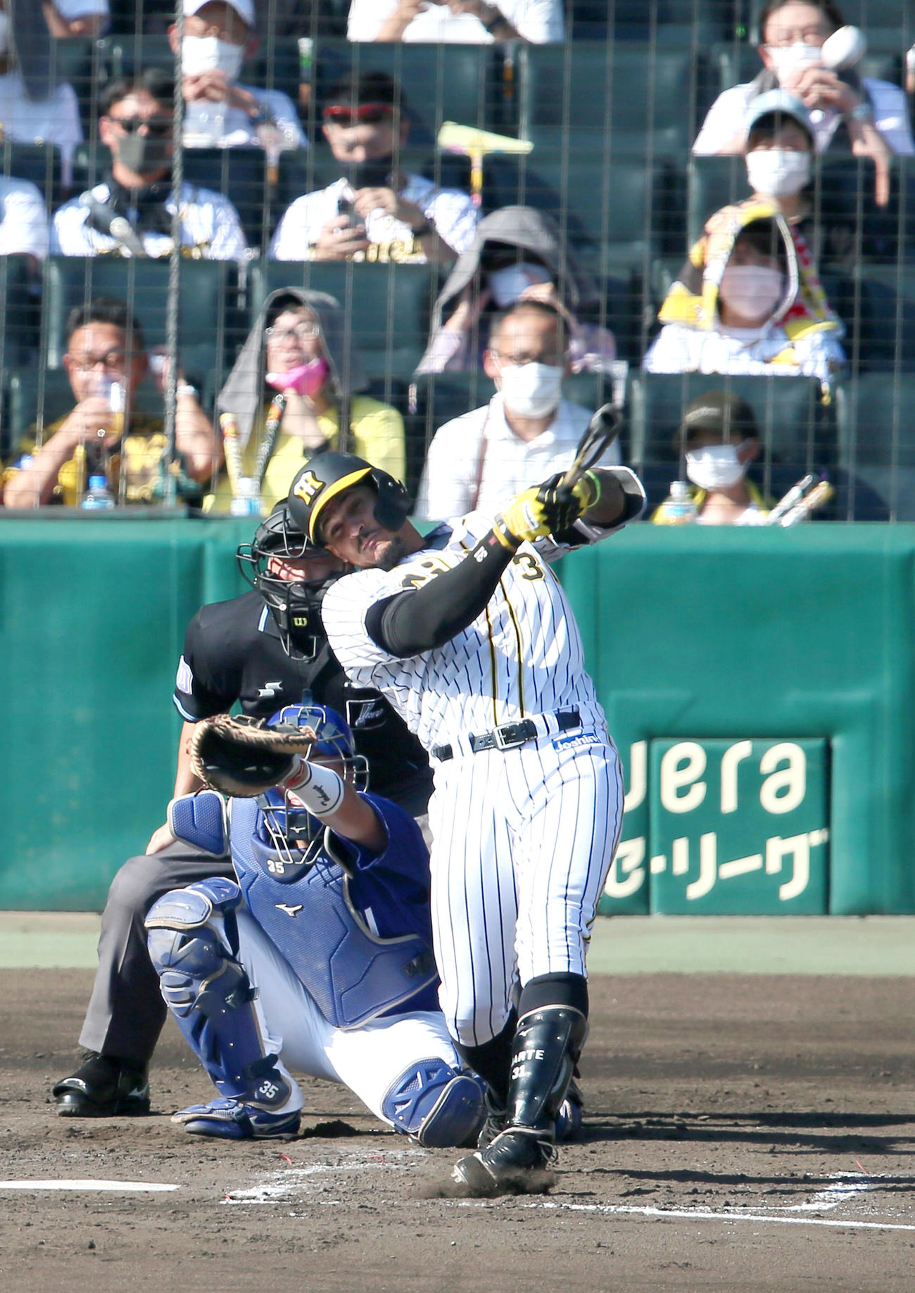 阪神対中日　3回裏阪神2死、マルテは先制の左越え本塁打を放つ（撮影・上山淳一）
