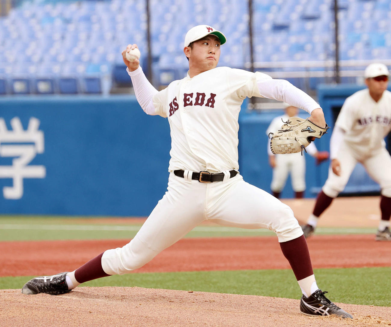 東大対早大　先発し力投する早大・西垣（撮影・鈴木正人）