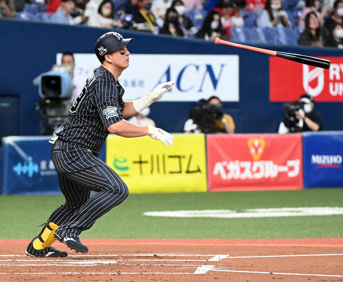 オリックス対ソフトバンク　2回裏オリックス無死、杉本は先制の右越え本塁打を放つ（撮影・前岡正明）