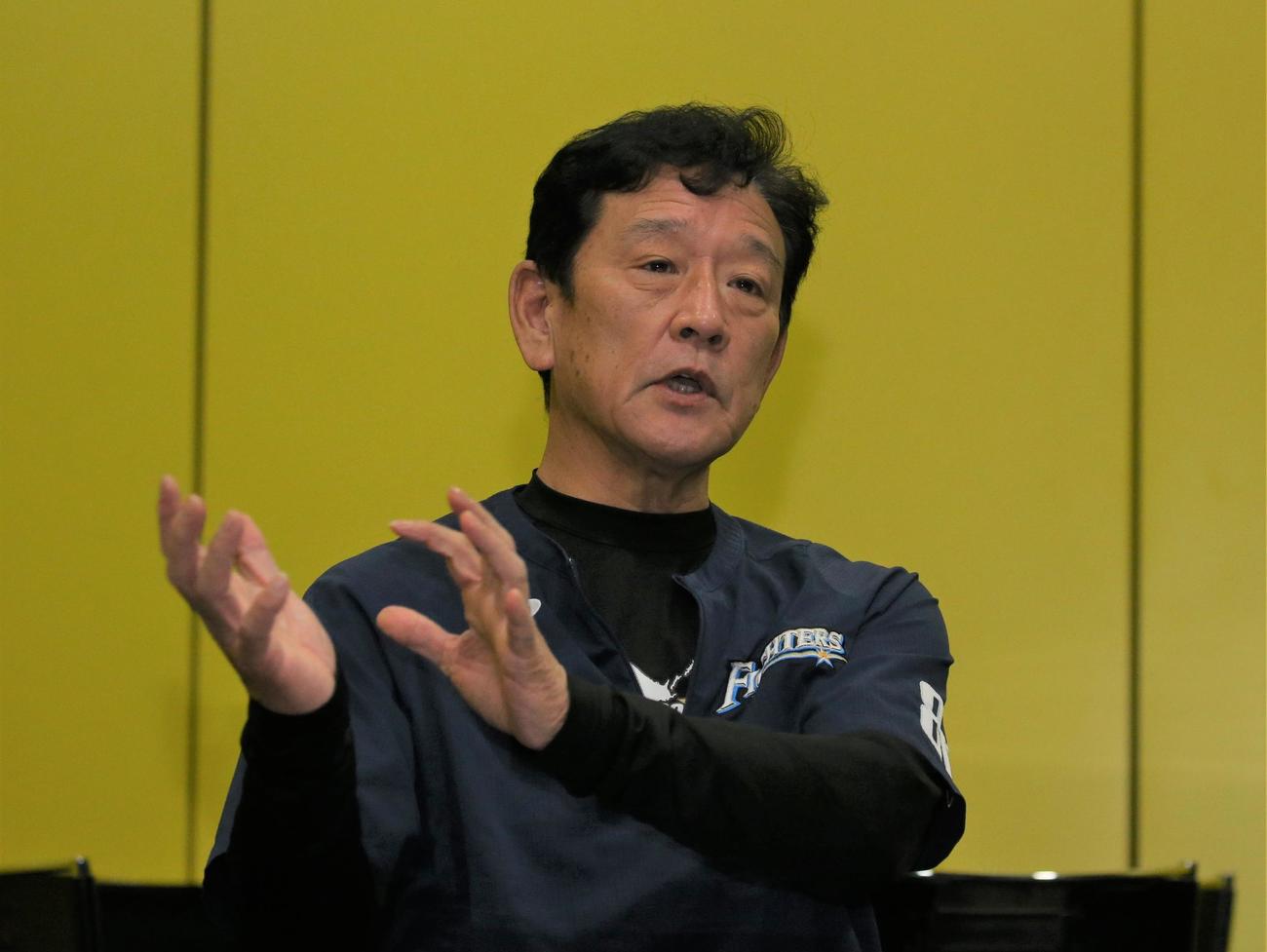大谷翔平について話す日本ハム栗山監督（撮影・黒川智章）