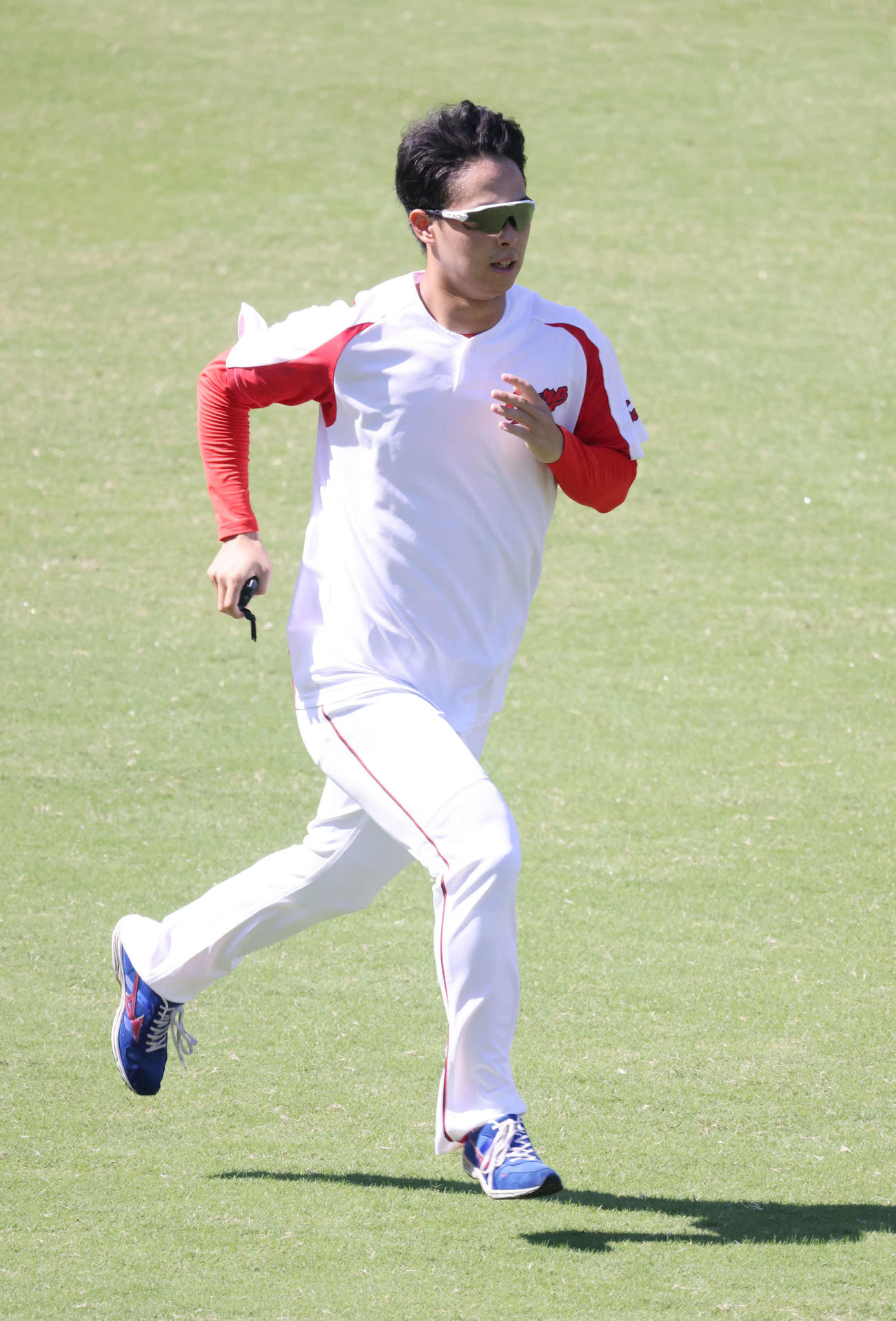 広島投手指名練習　走り込む玉村（撮影・加藤孝規）
